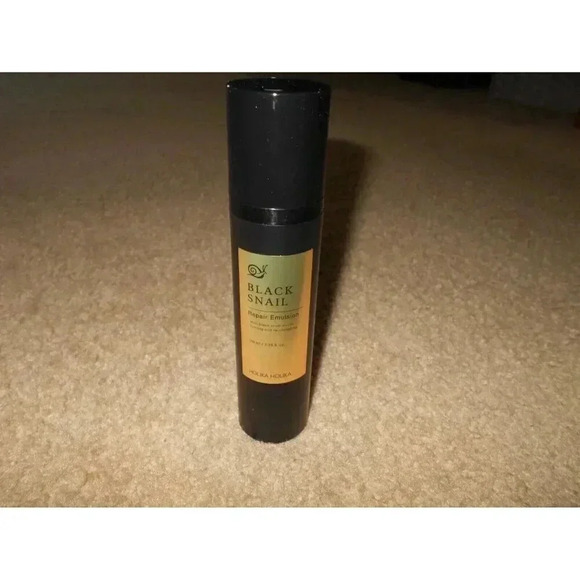 HOLIKA HOLIKA BLACK SNAIL REPAIR EMULSION ANTI-WRINKLE CARE 3.38 oz/100ml - Picture 1 of 4